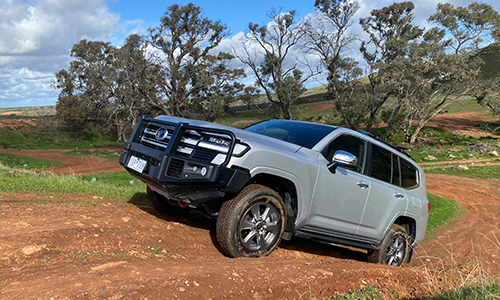 CMI Toyota Follow Me 4WD LC300 Review