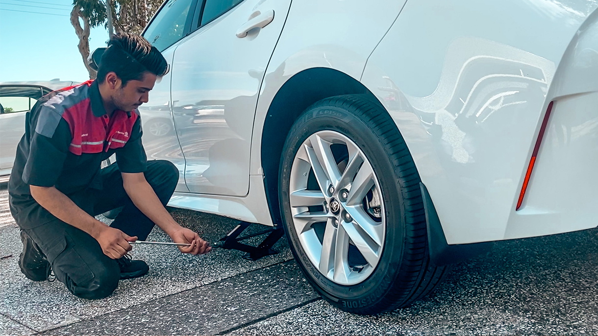 TECH TIPS Our stepbystep guide on how to change a car tyre...